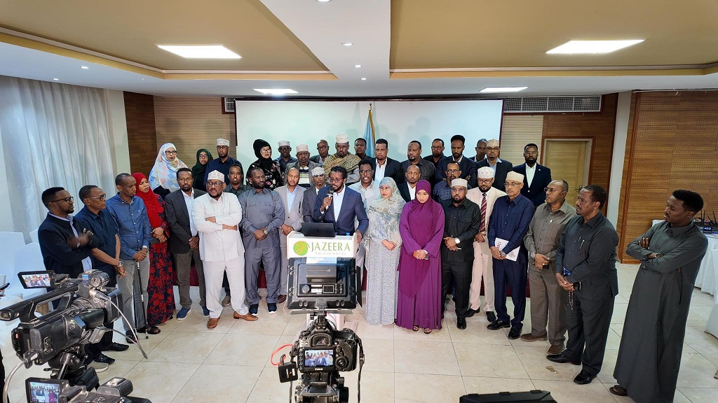 Xildhibaanada qaadacay ka qaybgalka kulamada Baarlamaanka1.jpg